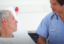 Según el Ministerio de Trabajo, en Argentina existen 766.000 trabajadores en el sector salud.