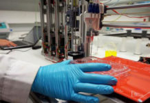 Crean en España una bioimpresora 3D que «imprime» piel humana