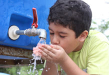 2.100 millones carecen de agua potable.