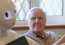 El cuidado de los mayores en España: personas más que robots