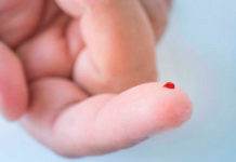 Un test de punción digital para detectar anticuerpos del coronavirus, que podrá ser realizado en el hogar.