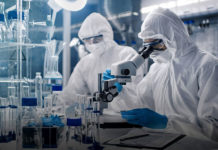 Los científicos está apurados por decodificar las mutaciones del COVID-19.