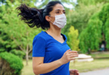 Cómo hacer ejercicio físico seguro después de haber tenido COVID-19