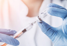 Sí, podés recibir la vacuna COVID-19 junto con la de la gripe