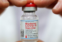 Aseguran que las vacunas de Moderna contra el coronavirus para niños de 6 meses a 5 años son seguras