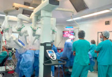 Realizaron la primera cirugía robótica de tórax por incisión única en la Argentina